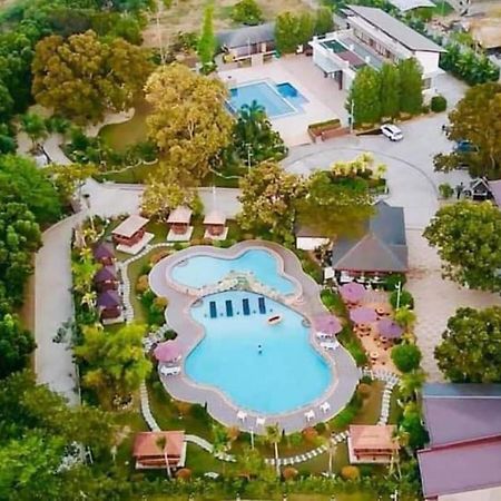 Floating Sanctuary Resort Powered By Cocotel Bulacan Eksteriør billede
