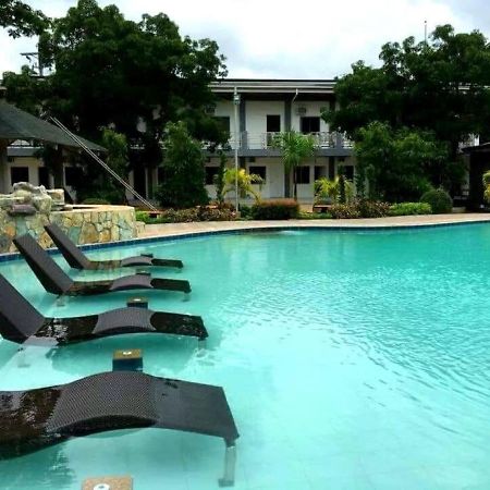 Floating Sanctuary Resort Powered By Cocotel Bulacan Eksteriør billede