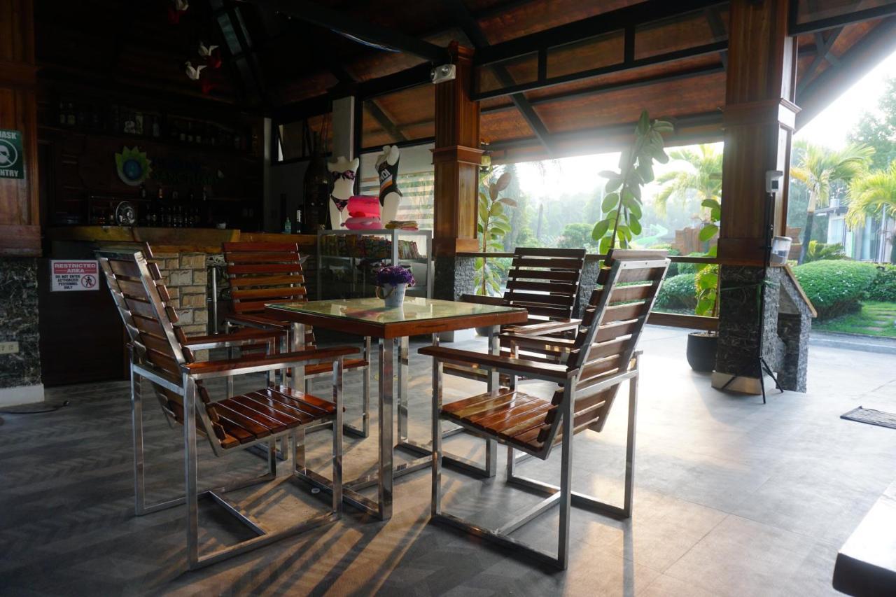 Floating Sanctuary Resort Powered By Cocotel Bulacan Eksteriør billede