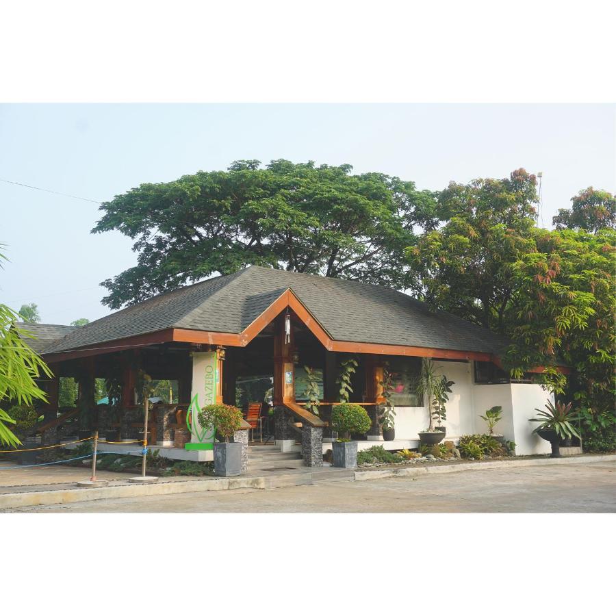Floating Sanctuary Resort Powered By Cocotel Bulacan Eksteriør billede