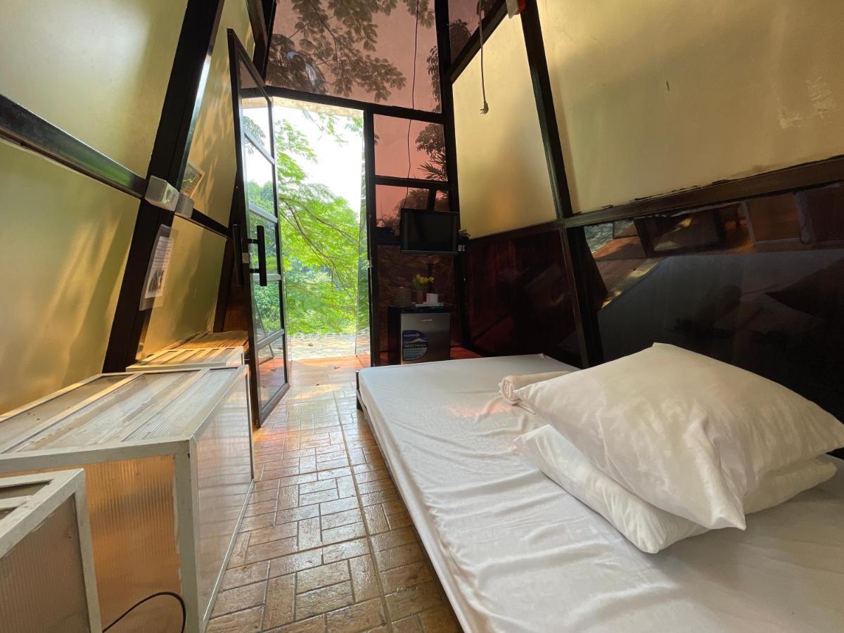 Floating Sanctuary Resort Powered By Cocotel Bulacan Eksteriør billede
