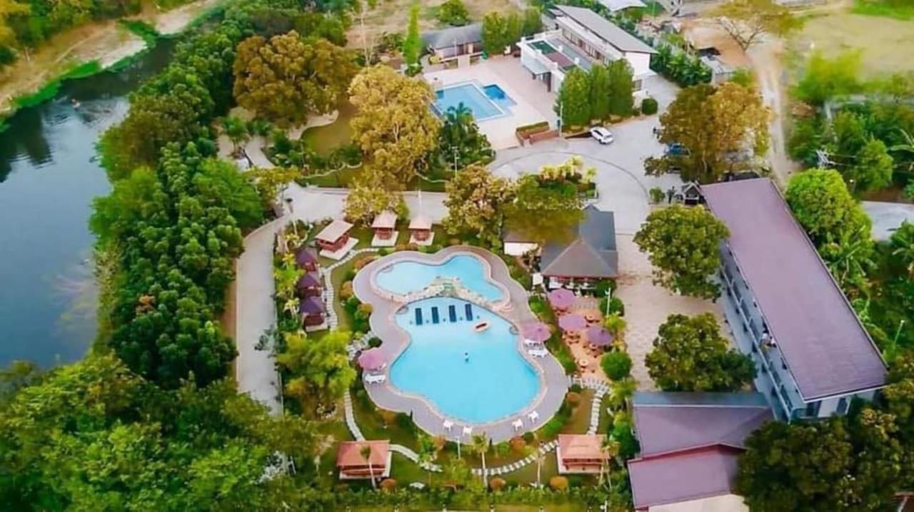 Floating Sanctuary Resort Powered By Cocotel Bulacan Eksteriør billede