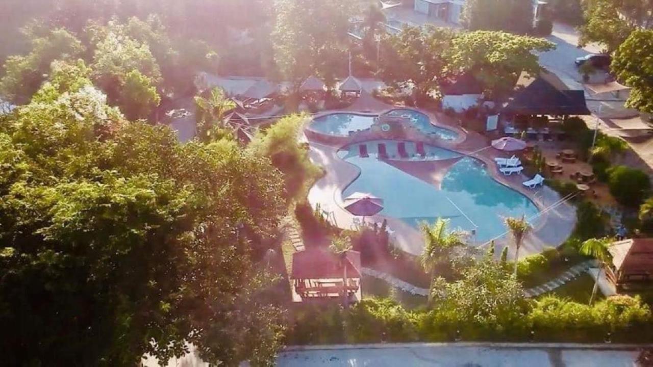 Floating Sanctuary Resort Powered By Cocotel Bulacan Eksteriør billede